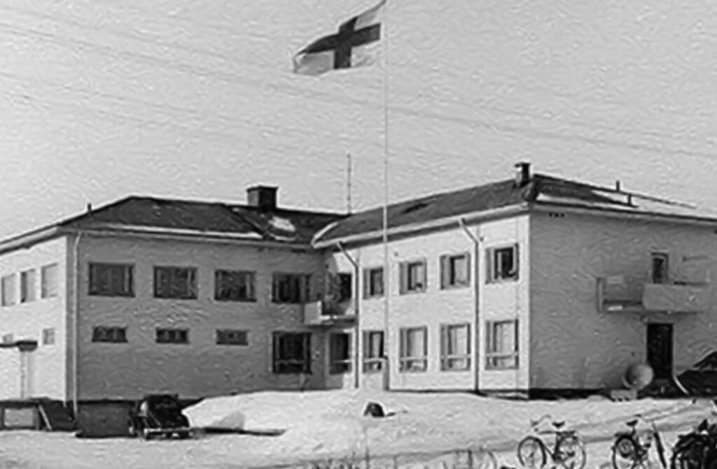 Historical image of Satatuote's factory.