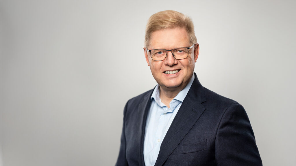 Satatuote Oy, Martti Hedman